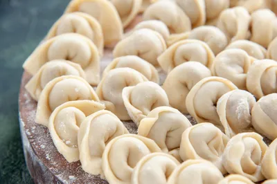 Быстро, вкусно, но опасно: врач рассказал о последствиях регулярного употребления полуфабрикатов