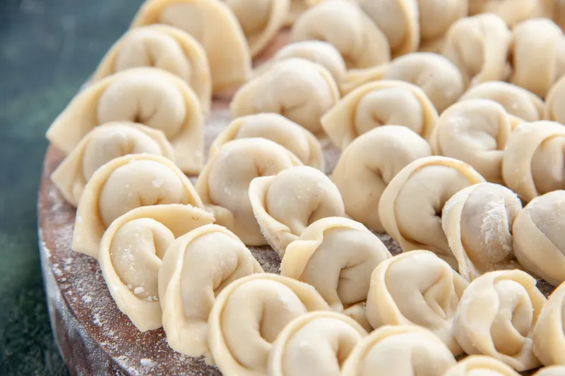 Быстро, вкусно, но опасно: врач рассказал о последствиях регулярного употребления полуфабрикатов