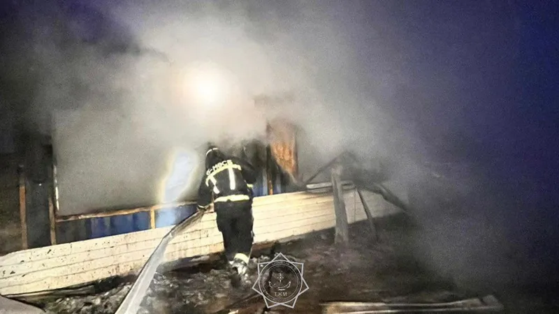 Пожар разгорелся на стройплощадке в Астане
