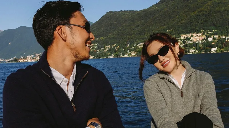 Ерке Есмахан и Raim улетели из Казахстана