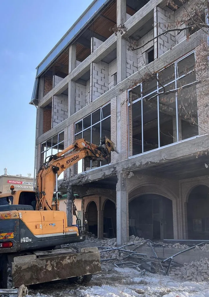 снос дома в Алматы, фото - Новости Zakon.kz от 20.01.2026 15:50