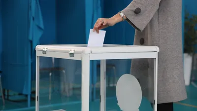 Референдум, выборы, избирательный бюллетень, бюллетень, бюллетени, избирательная урна, сурет - Zakon.kz жаңалық 15.03.2026 12:55