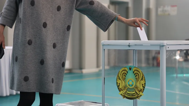 Алматылықтар белсенділік танытып, сайлау учаскелерінде кезекке тұрды