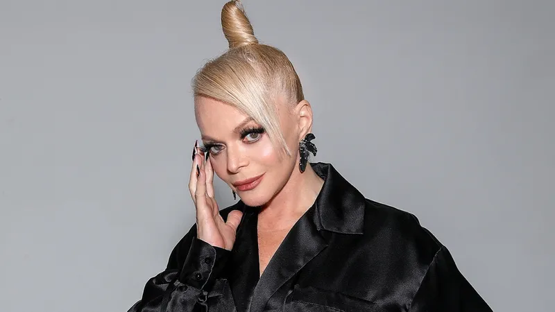 "Жду вас, очень жду": Долина трогательно обратилась к фолловерам после выселения из квартиры