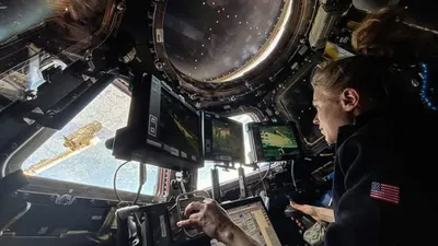 космонавт в космосе, фото - Новости Zakon.kz от 22.01.2026 13:04