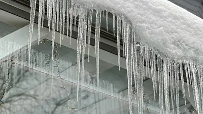 Зима, сосульки, ОСИ, КСК, акиматы , фото - Новости Zakon.kz от 22.01.2026 16:48