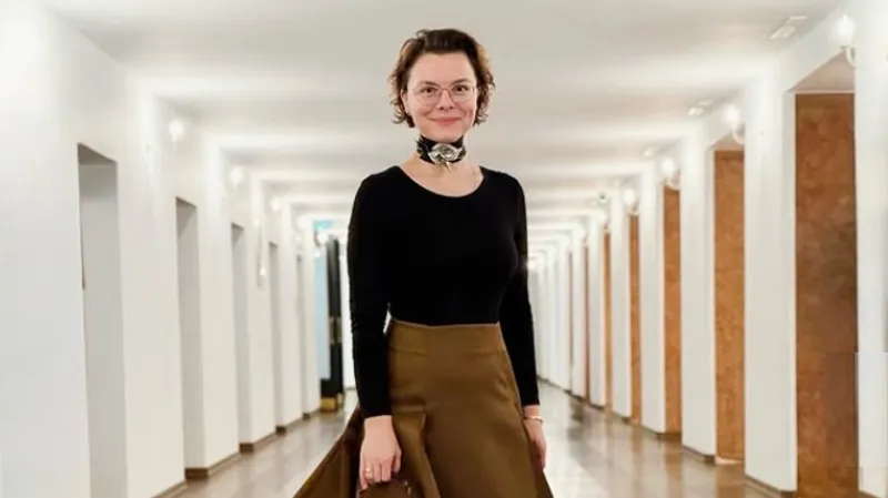 Роскошный отдых молодой супруги Евгения Петросяна обсуждают в Сети