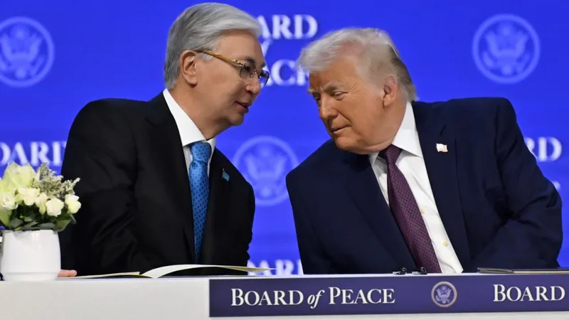 Акорда озвучила содержание краткой беседы Токаева с Трампом в Давосе