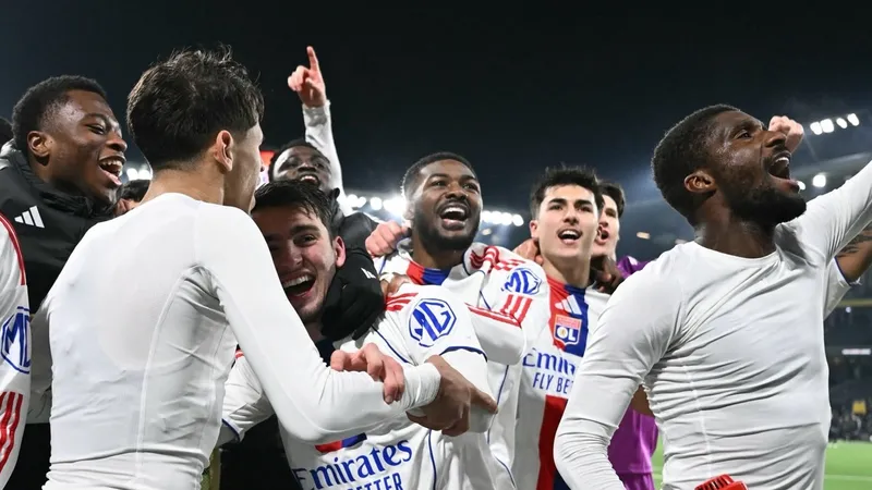 "Лион" и "Астон Вилла" гарантировали выход в плей-офф Лиги Европы