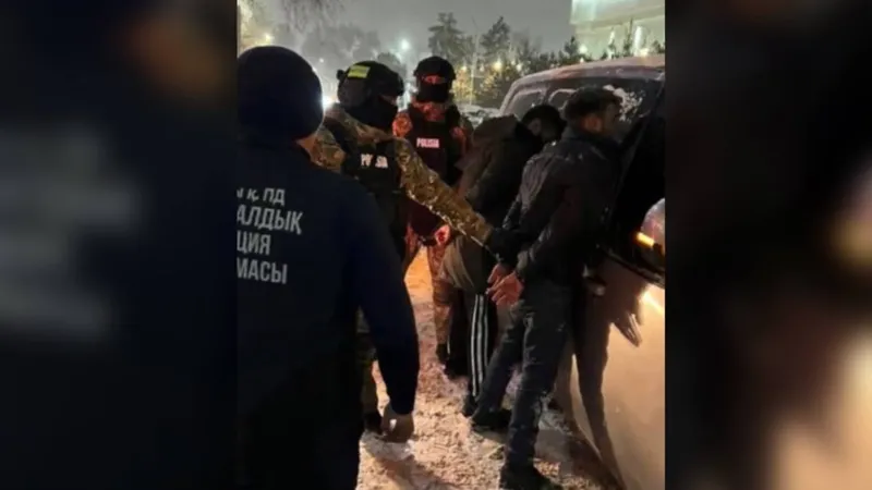 Криминальная полиция Алматы накрыла банду квартирных воров – кадры задержания