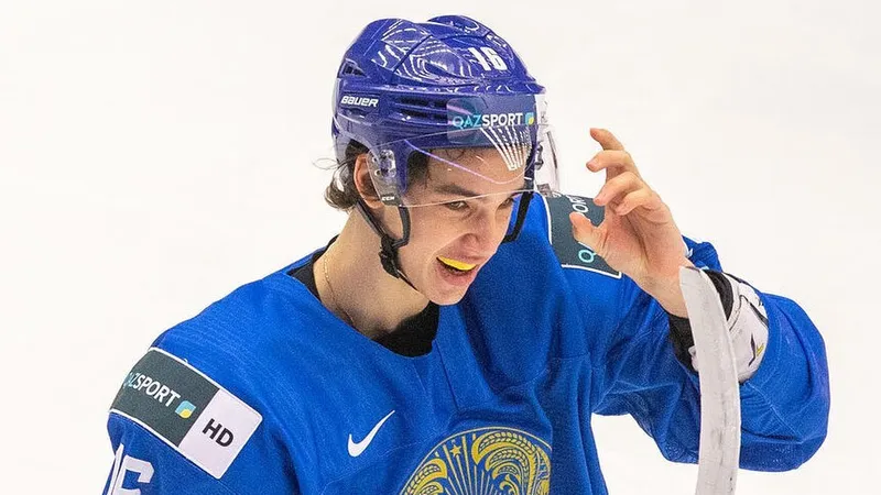 Казахстанский хоккеист прославился в матче европейского чемпионата