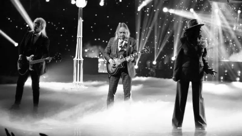 Ушел из жизни экс-гитарист группы "Любэ"