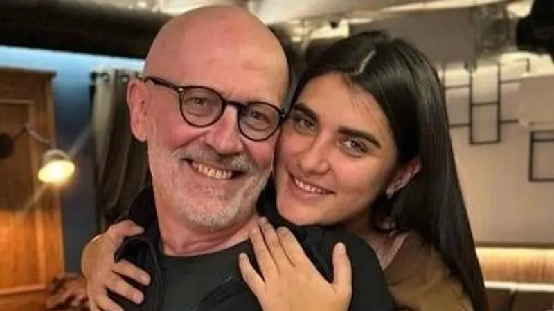 В семье Александра Гордона и его 23-летней жены случилось пополнение