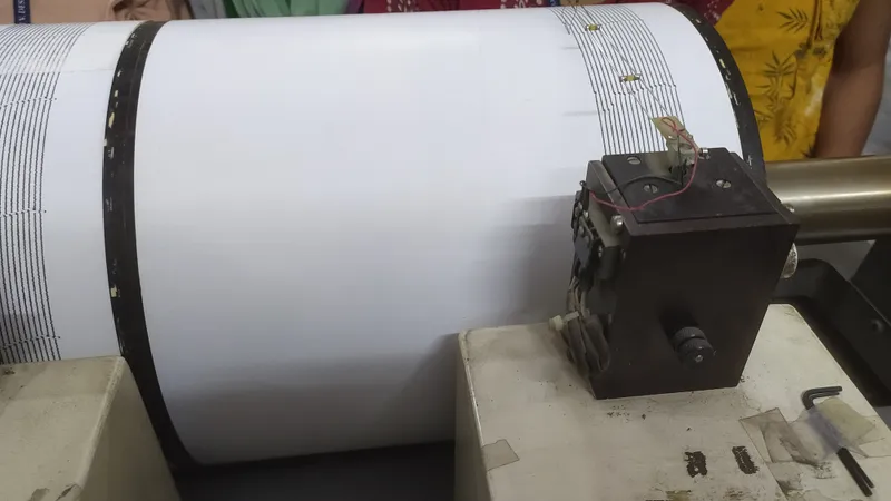 Казахстанские сейсмологи зарегистрировали ощутимое землетрясение