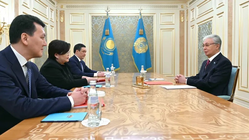 Токаев принял руководство Конституционной комиссии и обсудил ход реформы