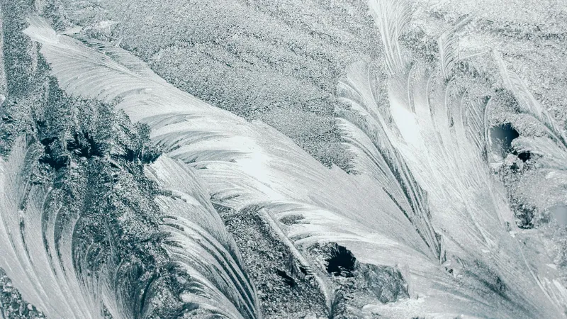 28 января Казахстан встретит снежный циклон с сильным ветром и морозами