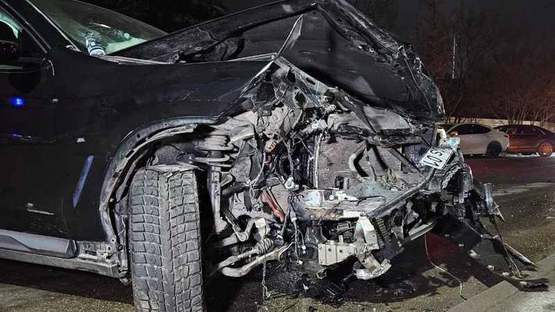 После ДТП в элитном квадрате Алматы пострадали три человека