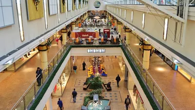 жестокая драка в ТРЦ попала на видео, фото - Новости Zakon.kz от 28.01.2026 18:23