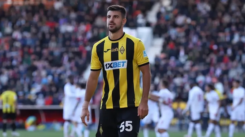 Еще один футболист после матча с "Арсеналом" покинул "Кайрат"