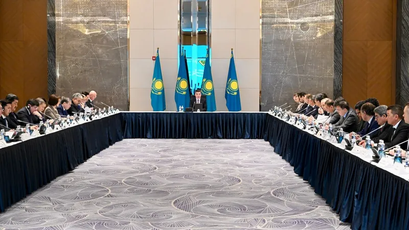 Правительство открыто к конструктивному диалогу с инвесторами во всех сферах – Олжас Бектенов