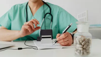 Назначение врача, рецепт врача, медицинский рецепт, лекарственные препараты, лекарства, лекарство, аптека, аптеки, цены на лекарства, медикаменты, таблетки, таблетка, цены на лекарство, стоимость лекарств, фото - Новости Zakon.kz от 19.02.2026 14:30