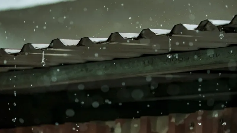 От дождя до метели: штормовое предупреждение объявили в ряде областей Казахстана