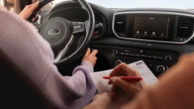 Школа вождения, автошкола, курсы вождения, сдача на права, водительские права, автодром, инструктор по вождению, ПДД, фото - Новости Zakon.kz от 24.04.2026 13:47