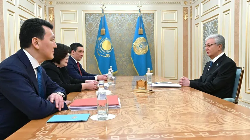 Токаеву рассказали о результатах работы Конституционной комиссии