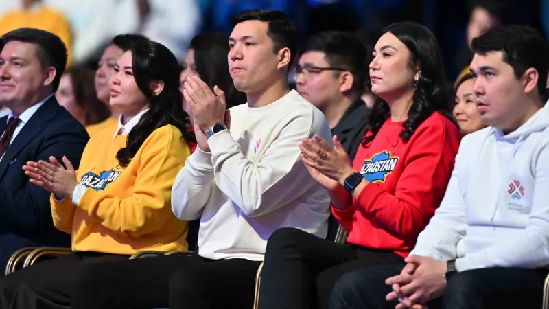 Токаев – к волонтерам: Мечтайте сделать этот мир лучше