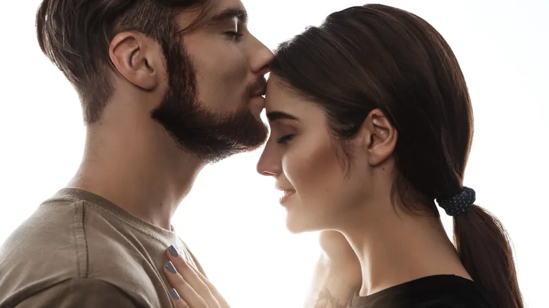 Психотерапевт назвала ошибки, которые мы допускаем во время поцелуя