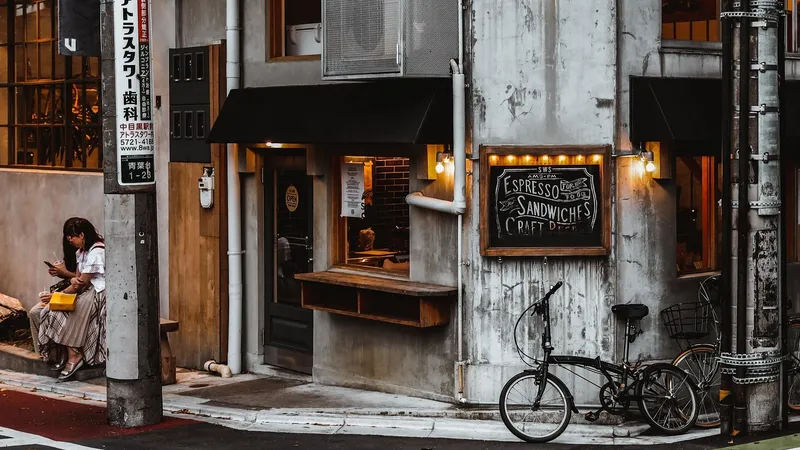 В Японии открыли бар для желающих уволиться с работы