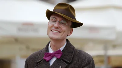 Мужчина, улыбка, бабочка, шляпа, фото - Новости Zakon.kz от 01.02.2026 05:30