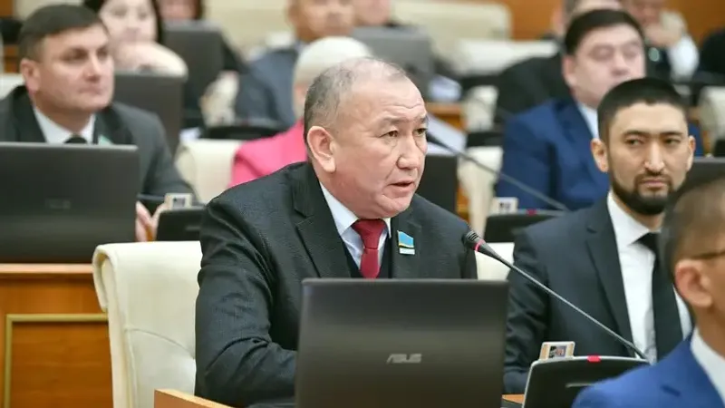 Политическим партиям запрещается получать иностранное финансирование