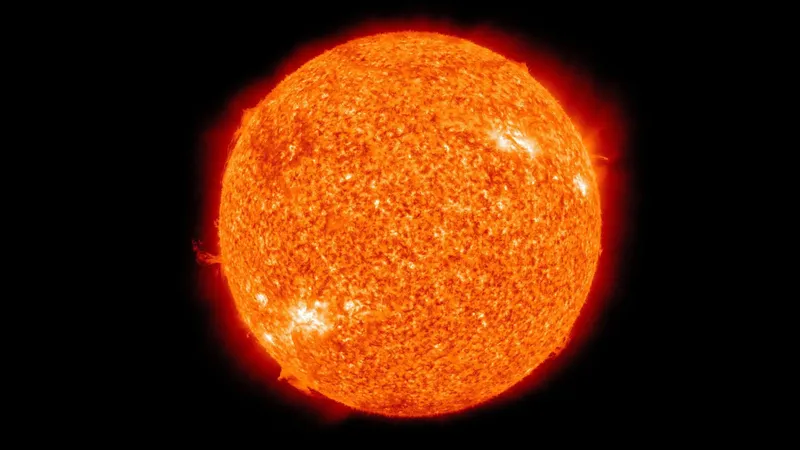 Мощные вспышки произошли на Солнце: магнитные бури надвигаются на Землю