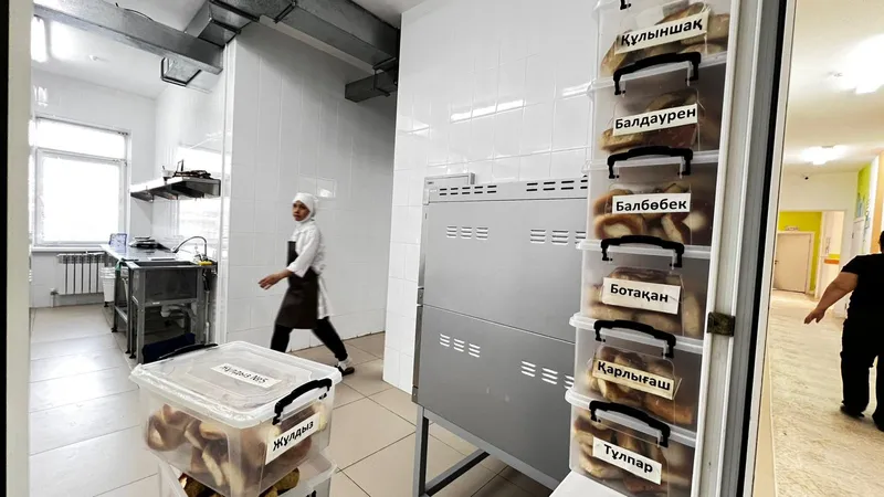 Из мяса только окорочка: в Атырау детсад три месяца жил в режиме экономии