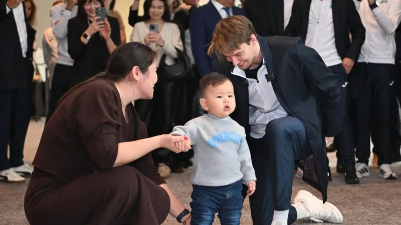 Лучший теннисист Казахстана провел обряд "Тұсау кесу"