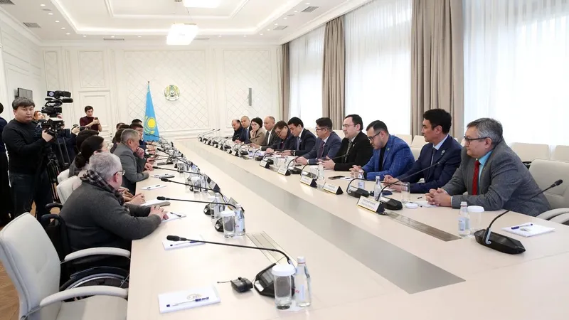 В Алматы высказались в поддержку проекта новой Конституции