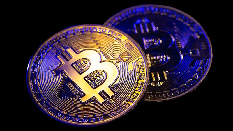 Южнокорейская криптобиржа по ошибке перевела клиентам тысячи биткоинов