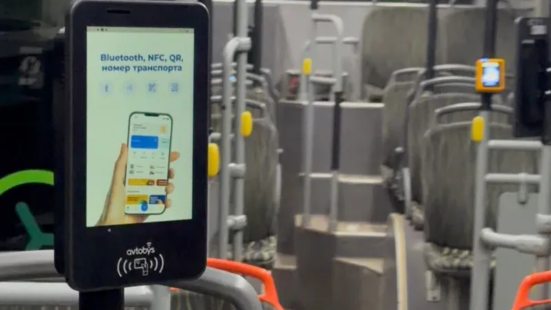 Важную новость сообщили жителям Алматы по поводу новой системы оплаты в автобусах