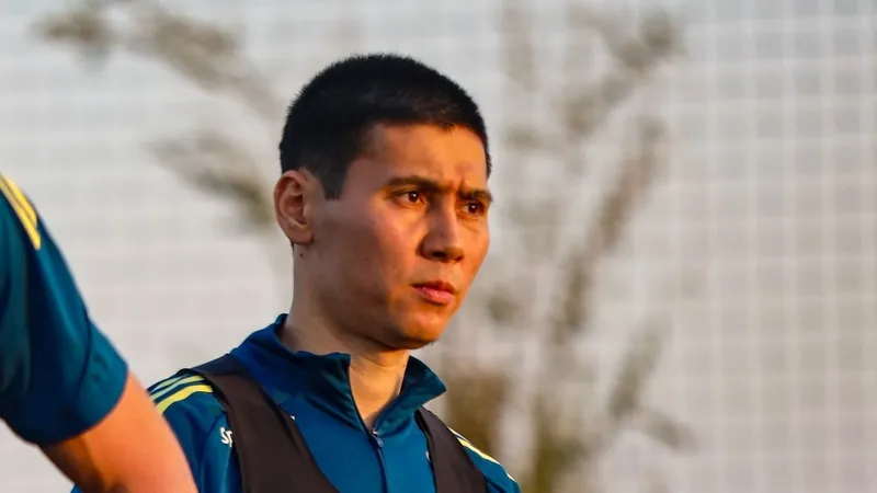 Известный казахстанский футболист перешел в столичную "Астану"