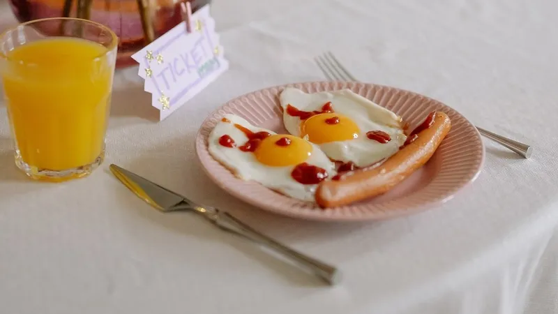 Блюда "Накорми тарелочницу" и "Шоколадная монашка" разозлили россиян