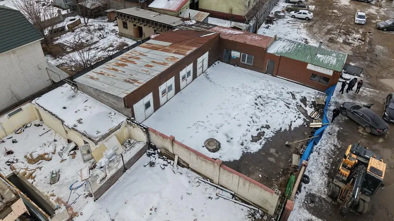 Автомойка попала под снос в Алматы