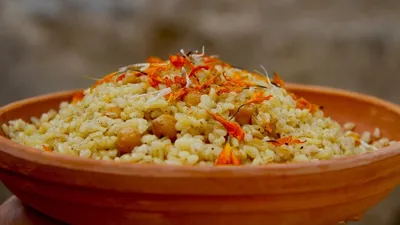 плов с черными жуками предложили пациентам инфекционной больницы Караганды, фото - Новости Zakon.kz от 11.02.2026 23:01