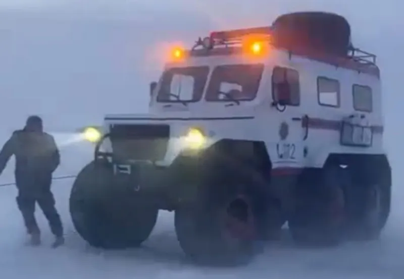 Восемь человек спасли из снежного плена в области Улытау