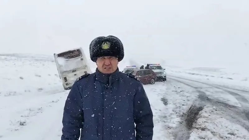 Автобус врезался в легковушку на трассе Аса – Акколь, есть погибший