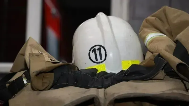 Пожар зацепил два автомобиля в Астане