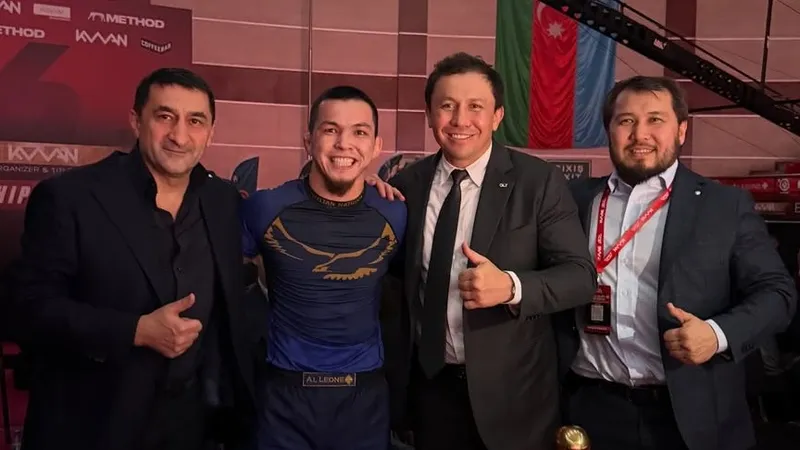 Головкин на турнире в Баку поддержал казахстанца и получил в подарок азербайджанский ковер