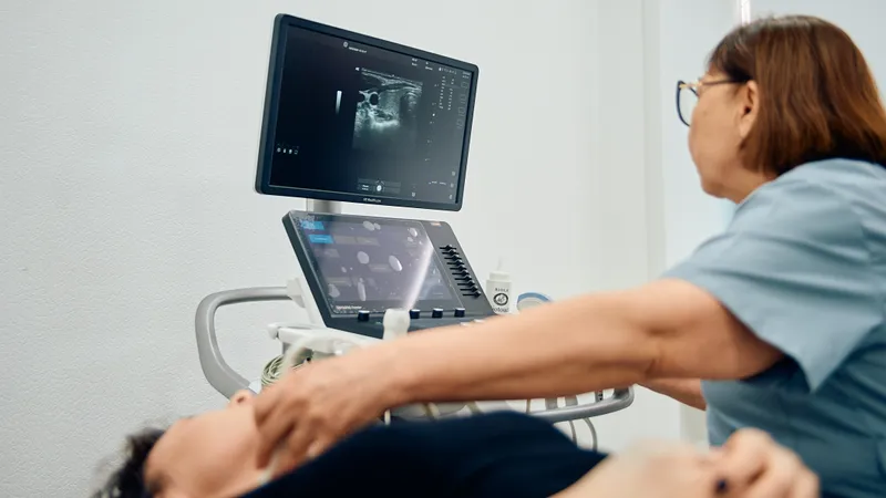 обследование человека, фото - Новости Zakon.kz от 16.02.2026 17:39