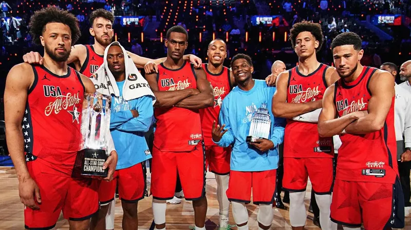 Кудесники баскетбольного мяча порадовали болельщиков на Матче всех звезд НБА