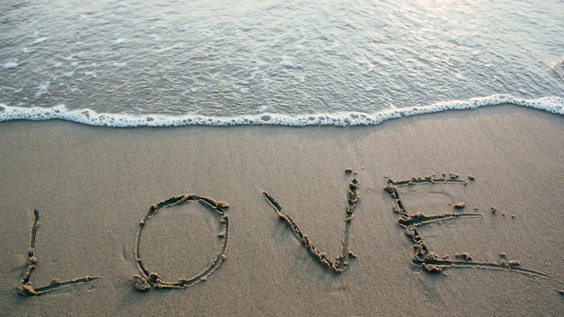 Природа смыла символ романтики Италии после сильнейших дождей